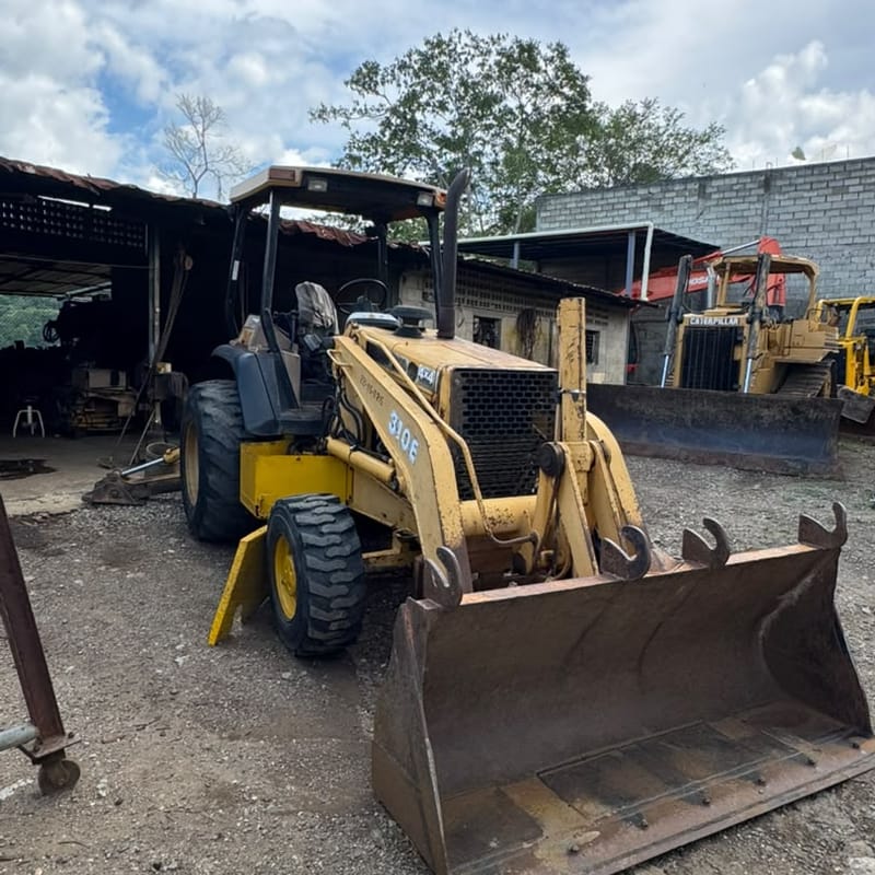 John Deere 310E